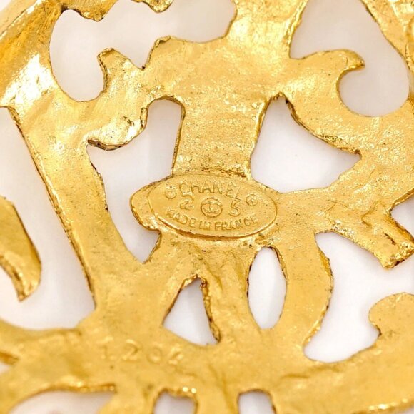 CHANEL CC Logos Filigree Camellia Brooch Gold Tone 25 Pin Auth w/Box n1144-2 - Picture 11 of 16